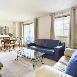 quiet-downtown-condo-near-saddledome.calgaryhotelsearch.com/
